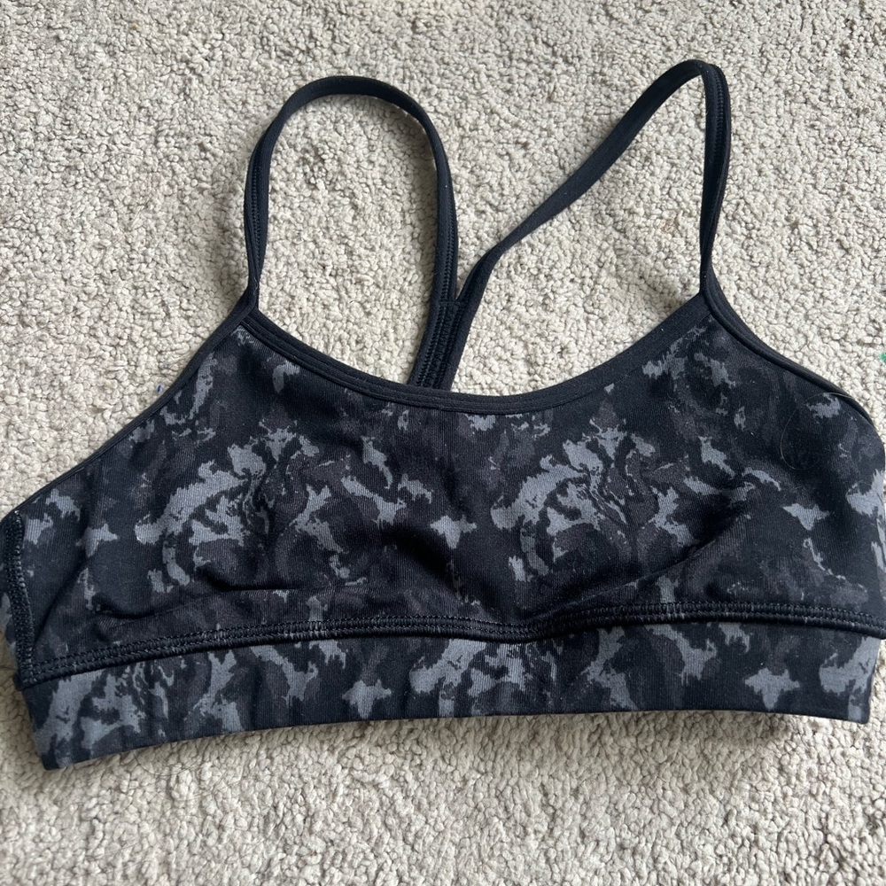 Lululemon flow Y bra nulu light support size 4